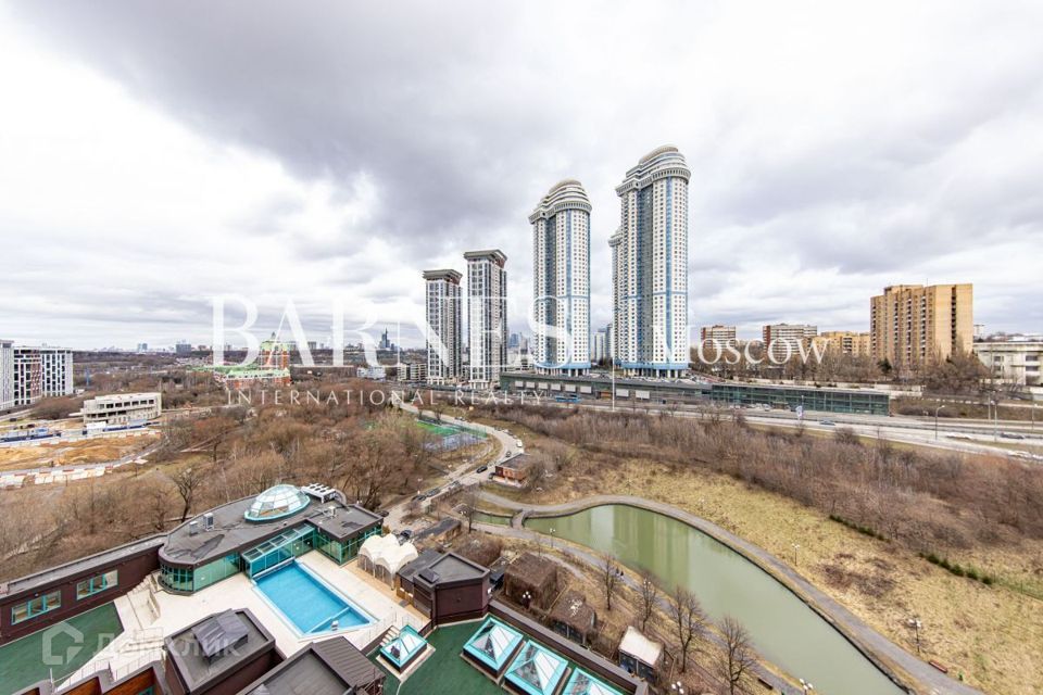 Продаётся 7-комнатная квартира, 255.2 м²
