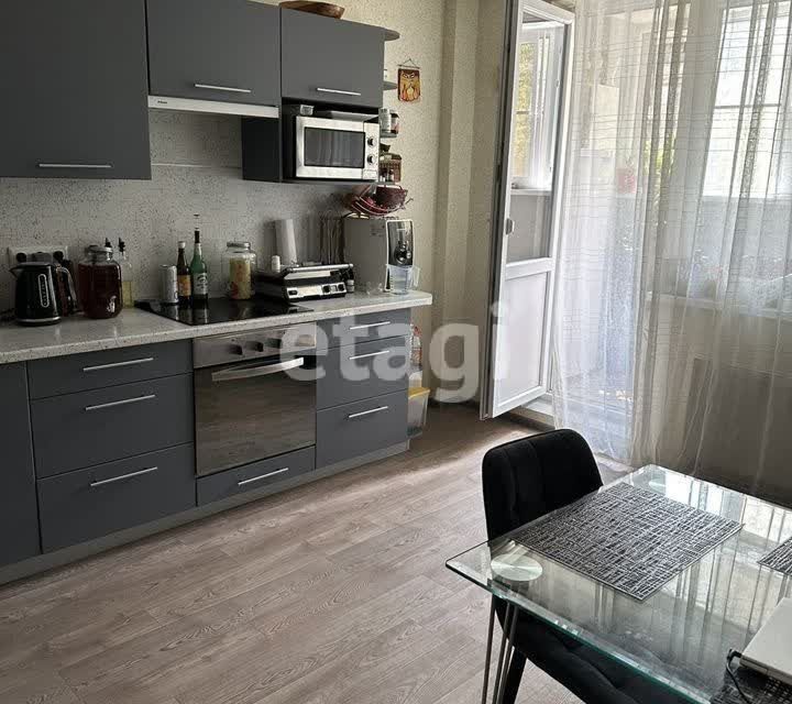 Продаётся 2-комнатная квартира, 60.7 м²