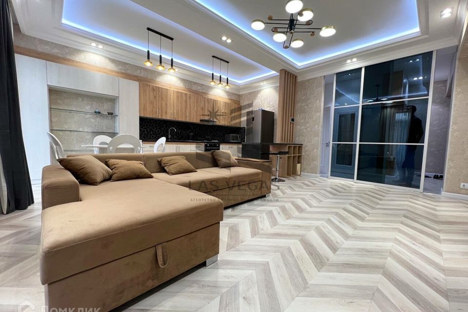 Сдаётся 2-комнатная квартира, 100 м²