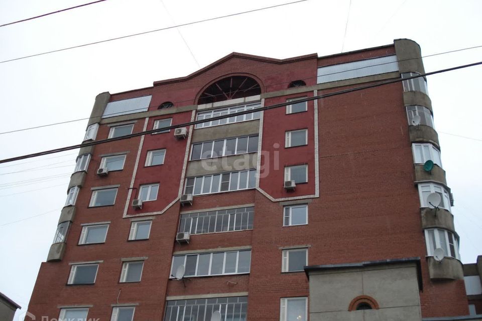 Продаётся 3-комнатная квартира, 132.4 м²