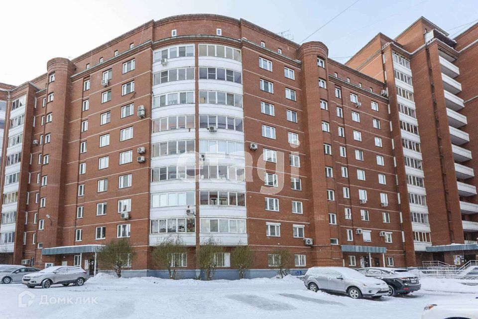 Продаётся 4-комнатная квартира, 117 м²