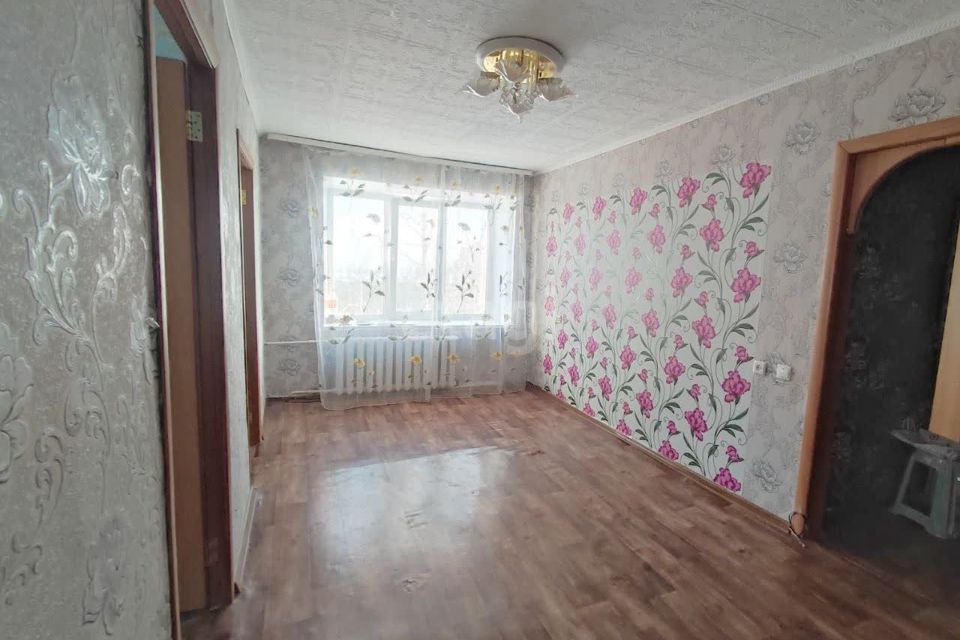 Продаётся 4-комнатная квартира, 58.5 м²