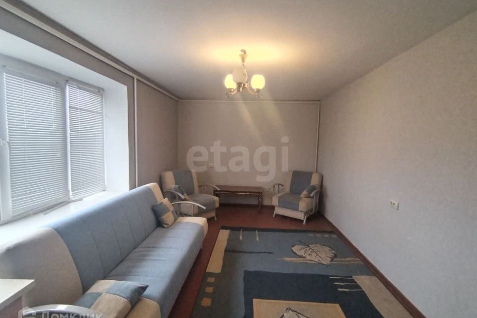 Продаётся 4-комнатная квартира, 64 м²