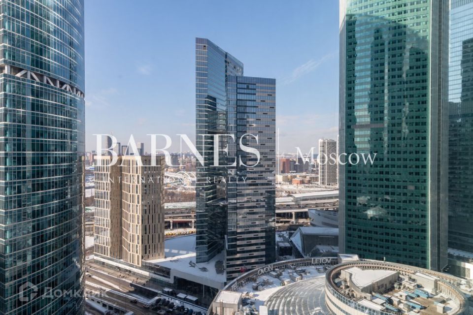 Продаётся 3-комнатная квартира, 218.9 м²