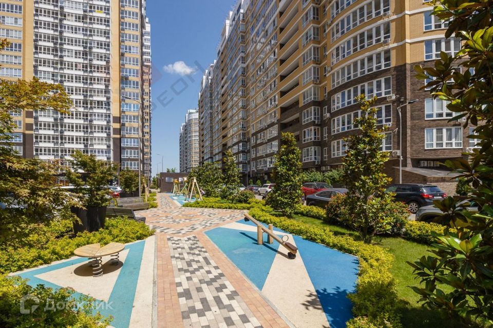 Продаётся 1-комнатная квартира, 54.8 м²