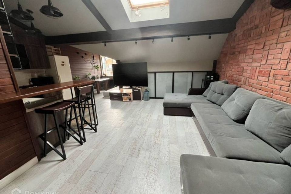 Сдаётся 2-комнатная квартира, 68 м²