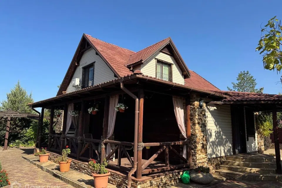 Продаётся 2-этажный дом, 270 м²