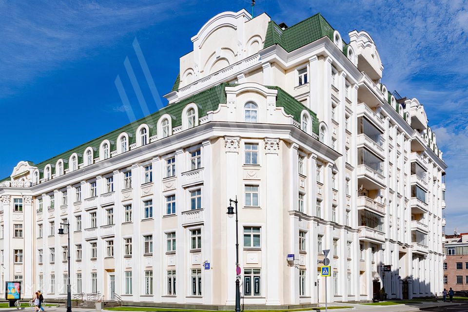 Продаётся 4-комнатная квартира, 185 м²