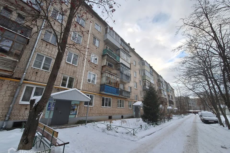 Продаётся 3-комнатная квартира, 50.3 м²