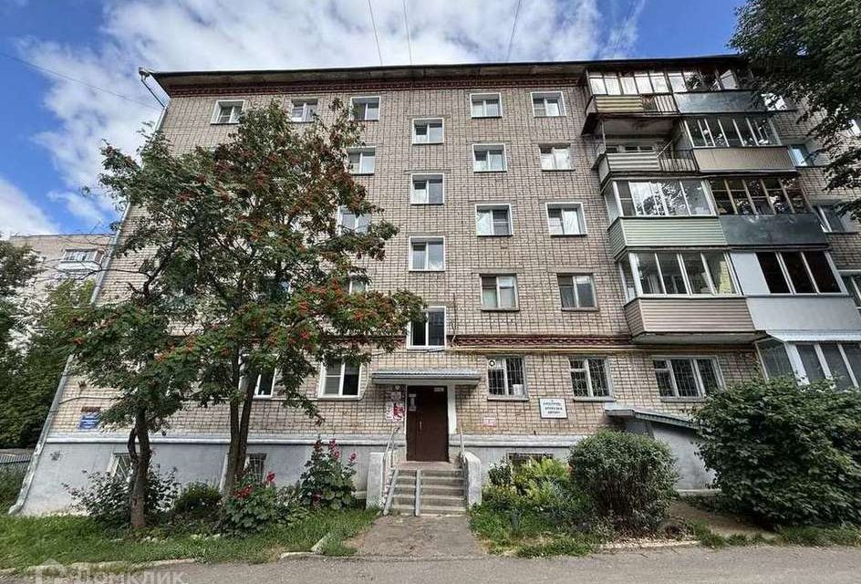Продаётся 3-комнатная квартира, 56.9 м²