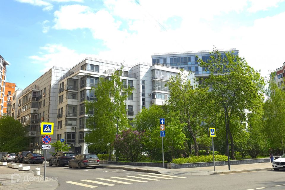 Продаётся 4-комнатная квартира, 135 м²