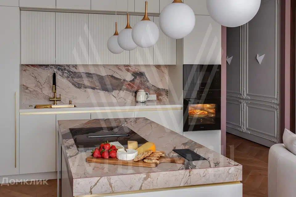 Продаётся 3-комнатная квартира, 125 м²