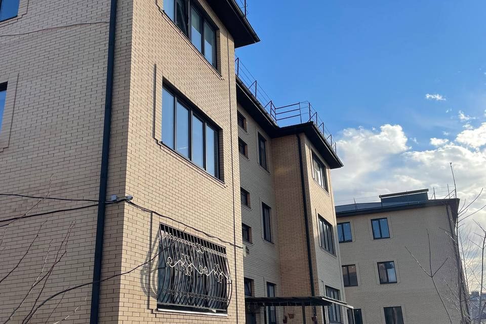Продаётся 1-комнатная квартира, 77.6 м²