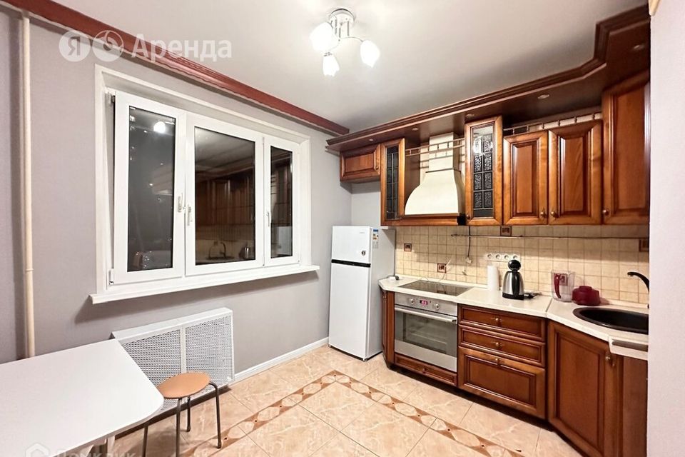 Сдаётся 2-комнатная квартира, 58 м²