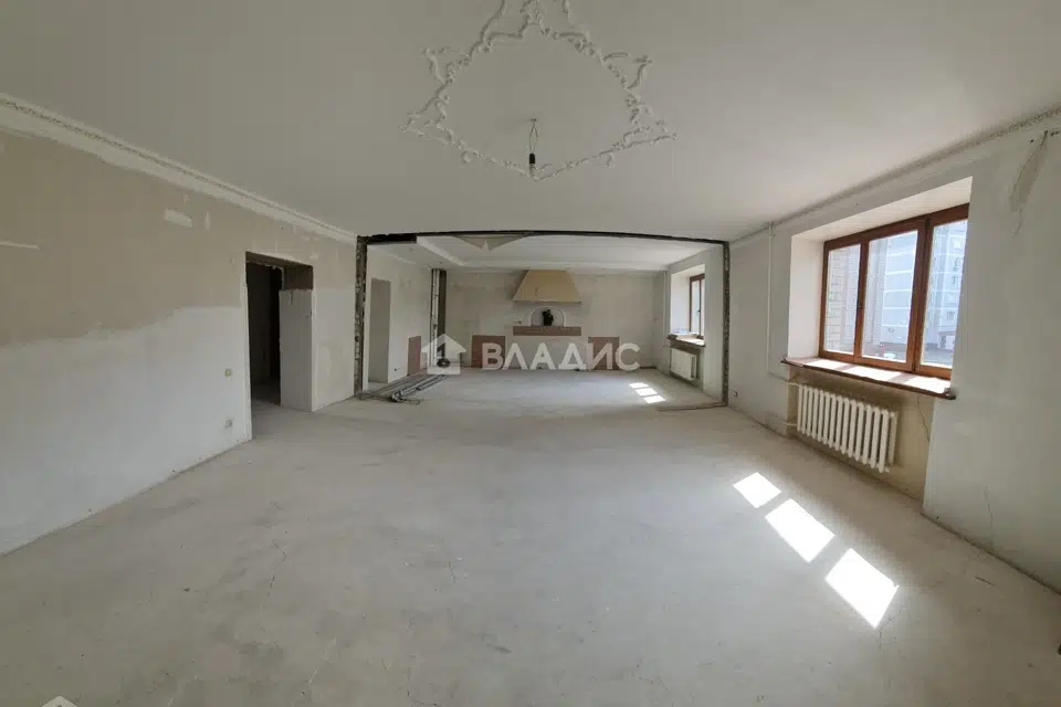 Продаётся 3-комнатная квартира, 124 м²