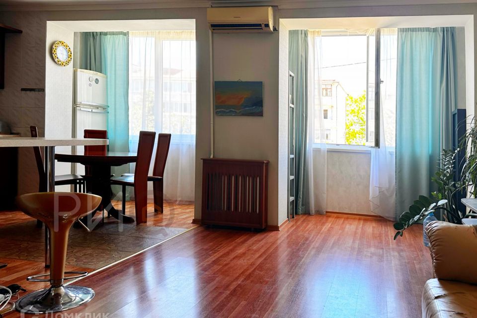 Продаётся 3-комнатная квартира, 71 м²