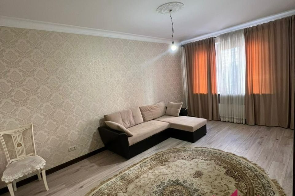 Сдаётся 2-комнатная квартира, 70 м²