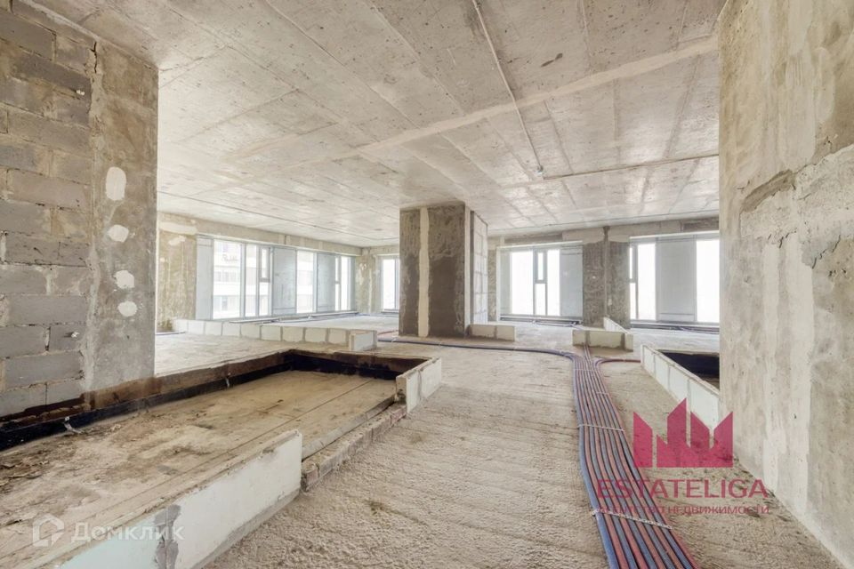 Продаётся 4-комнатная квартира, 150.8 м²