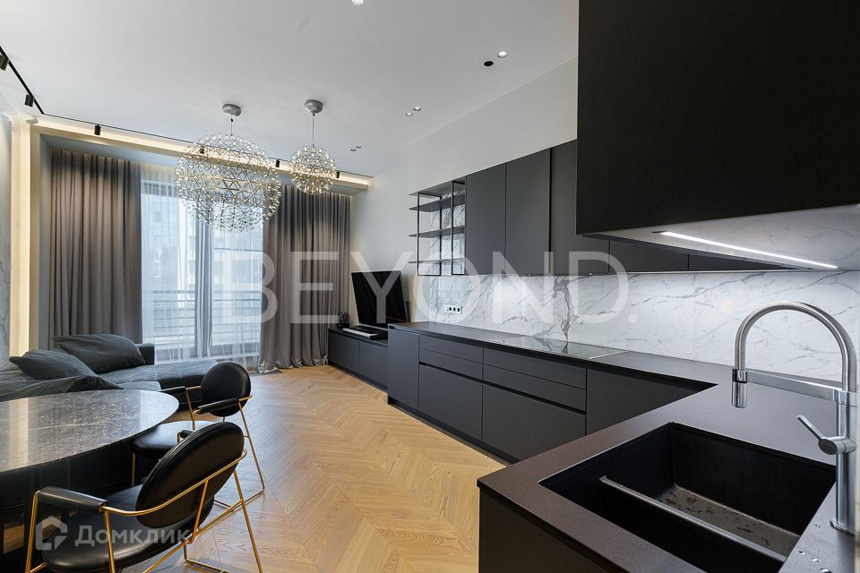 Продаётся 3-комнатная квартира, 137.4 м²