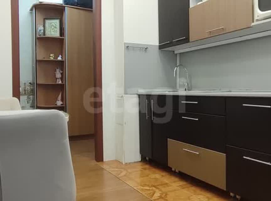 Продаётся 2-комнатная квартира, 55.6 м²