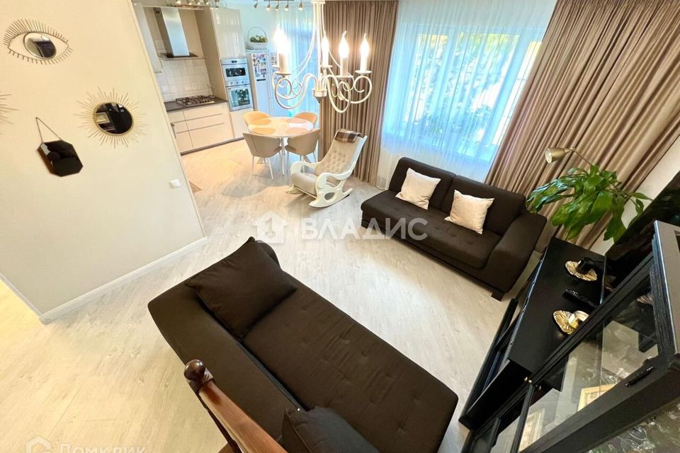 Продаётся 4-комнатная квартира, 100 м²