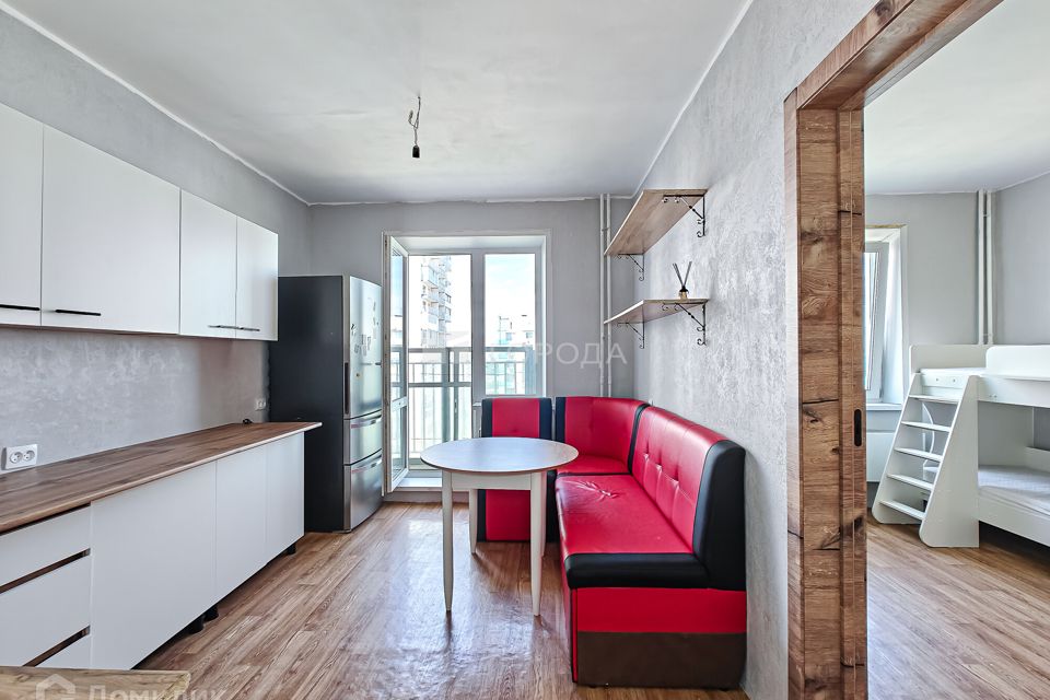 Продаётся 1-комнатная квартира, 42.2 м²