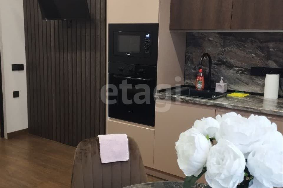 Продаётся 1-комнатная квартира, 49 м²