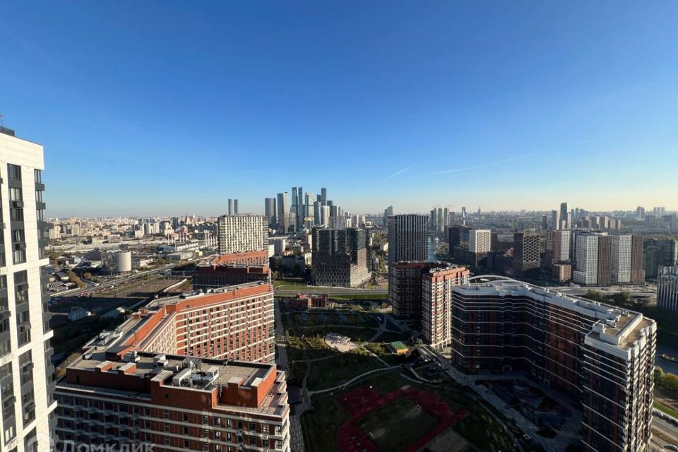 Продаётся 4-комнатная квартира, 109.7 м²