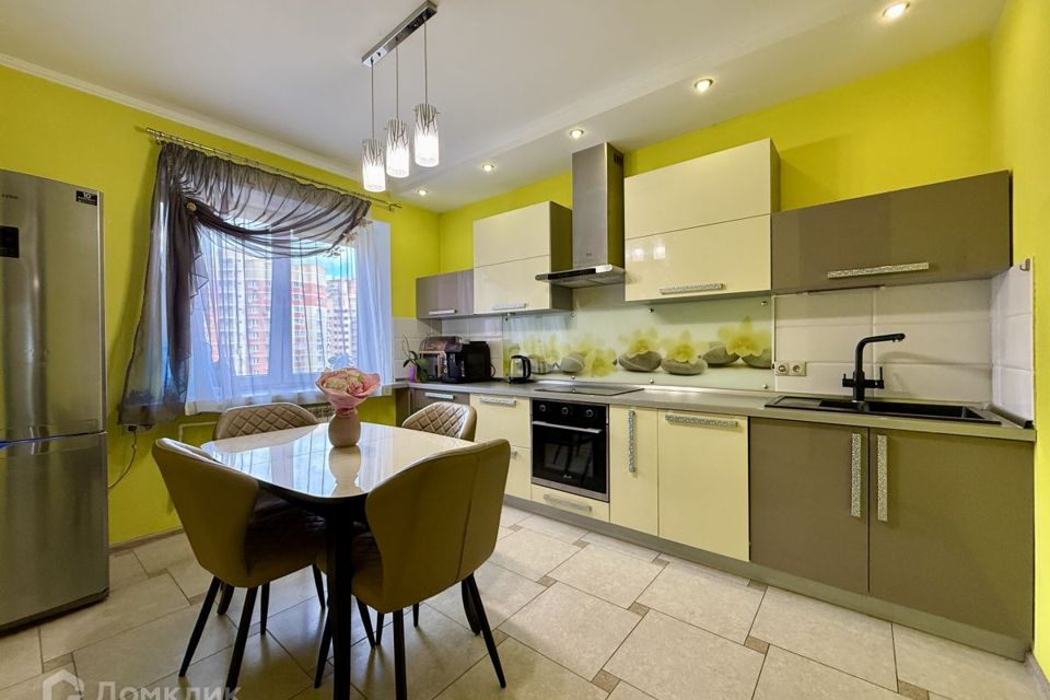 Продаётся 2-комнатная квартира, 61.6 м²