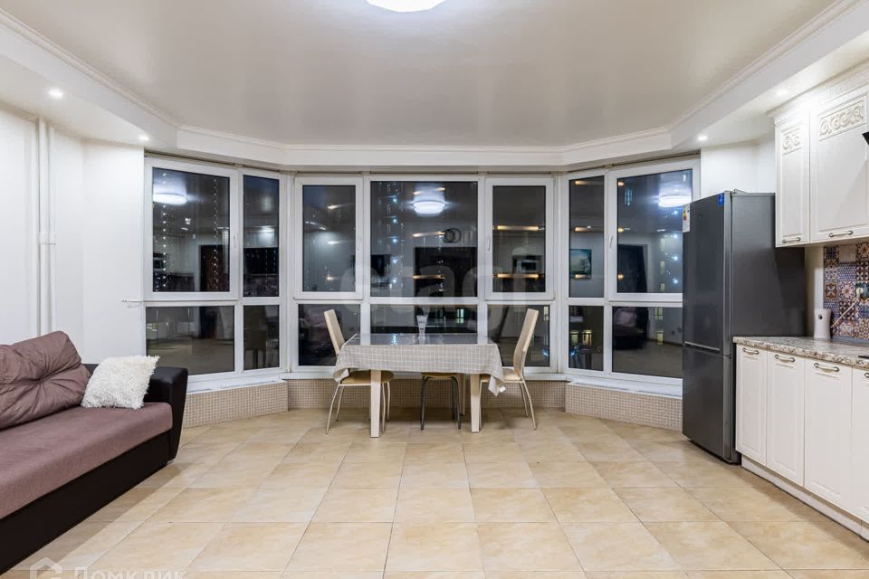 Продаётся 2-комнатная квартира, 70.3 м²