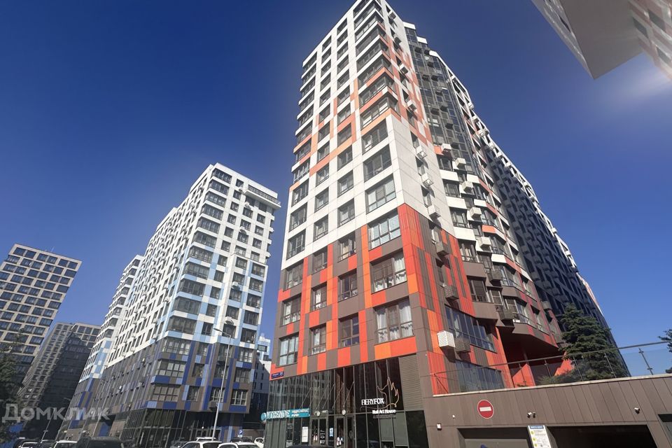 Продаётся 4-комнатная квартира, 135 м²