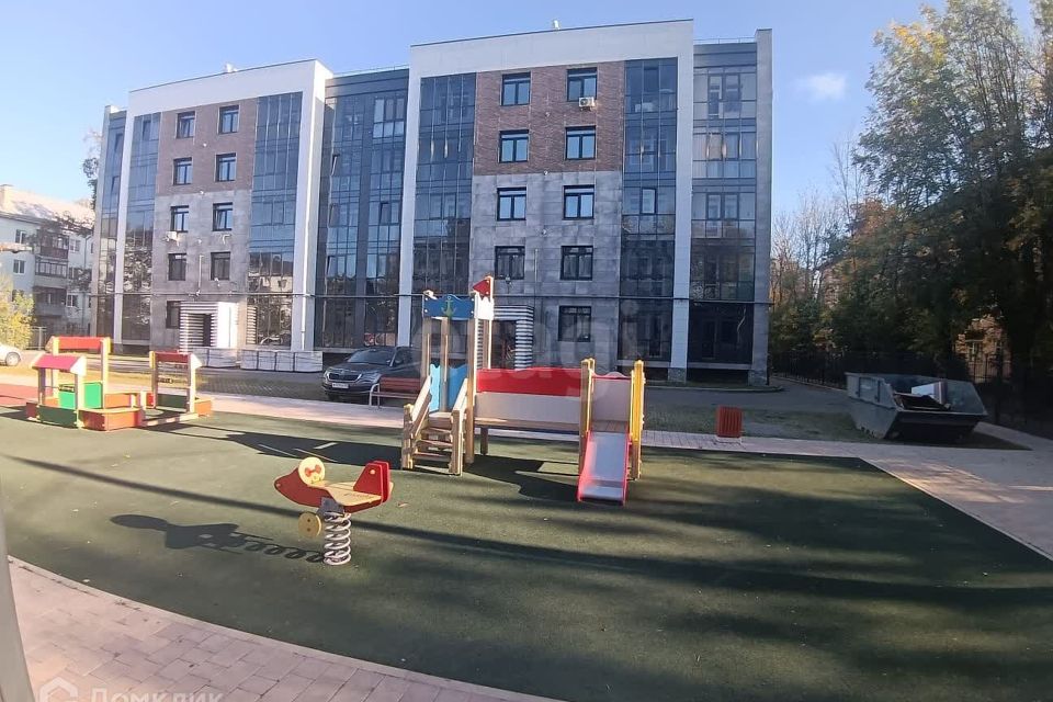 Продаётся 1-комнатная квартира, 56.8 м²