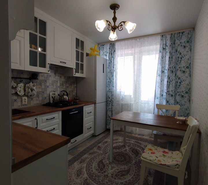 Продаётся 1-комнатная квартира, 42 м²