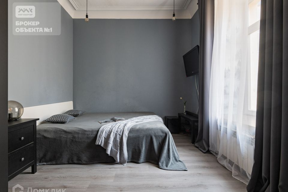 Продаётся 11-комнатная квартира, 260 м²
