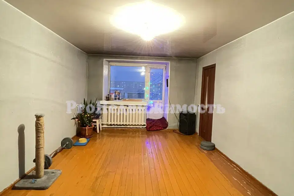 Продаётся 4-комнатная квартира, 56.3 м²