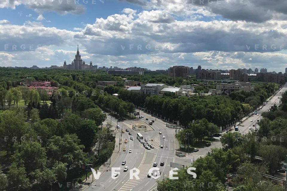 Продаётся 6-комнатная квартира, 743 м²