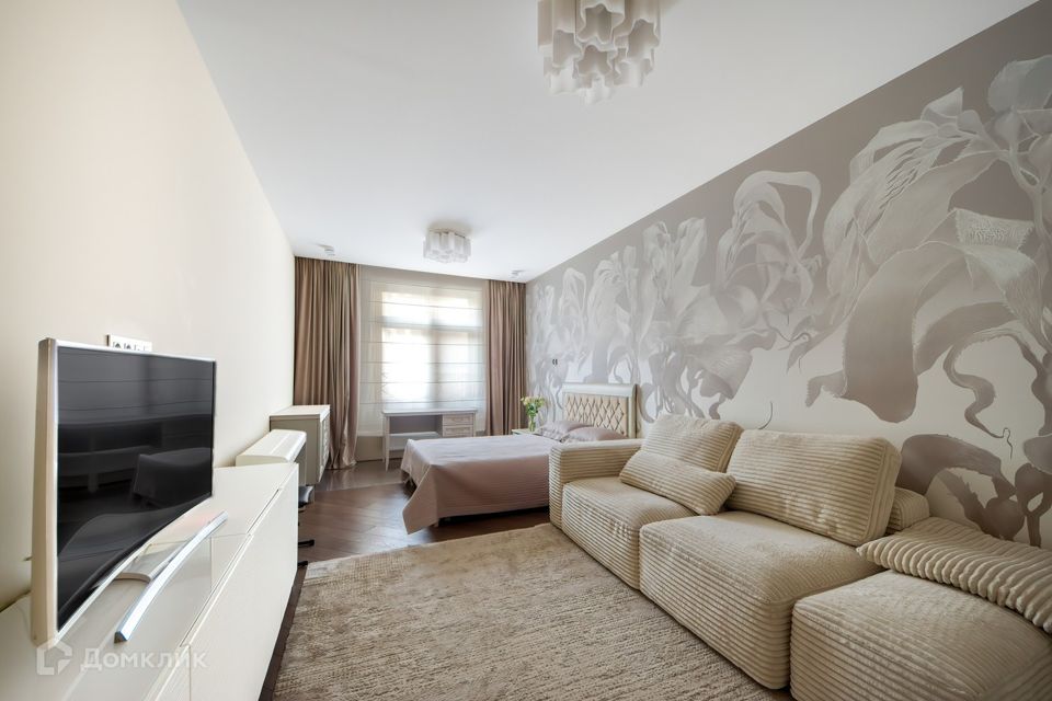 Продаётся 3-комнатная квартира, 140.2 м²