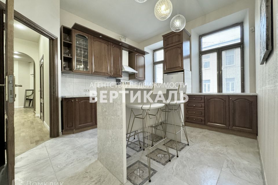 Сдаётся 4-комнатная квартира, 120 м²