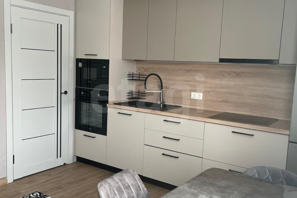 Продаётся 2-комнатная квартира, 72.3 м²