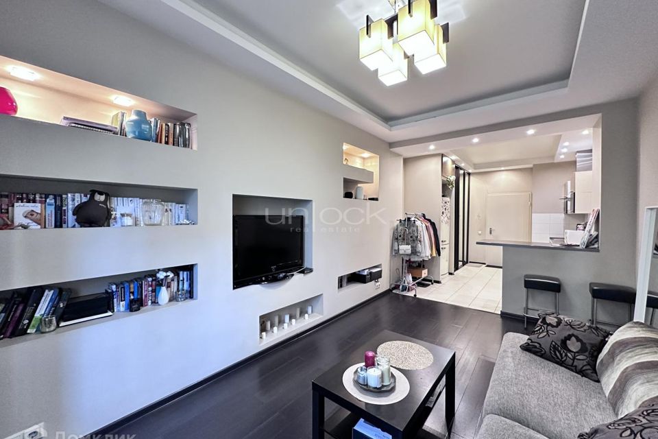 Продаётся 1-комнатная квартира, 49 м²