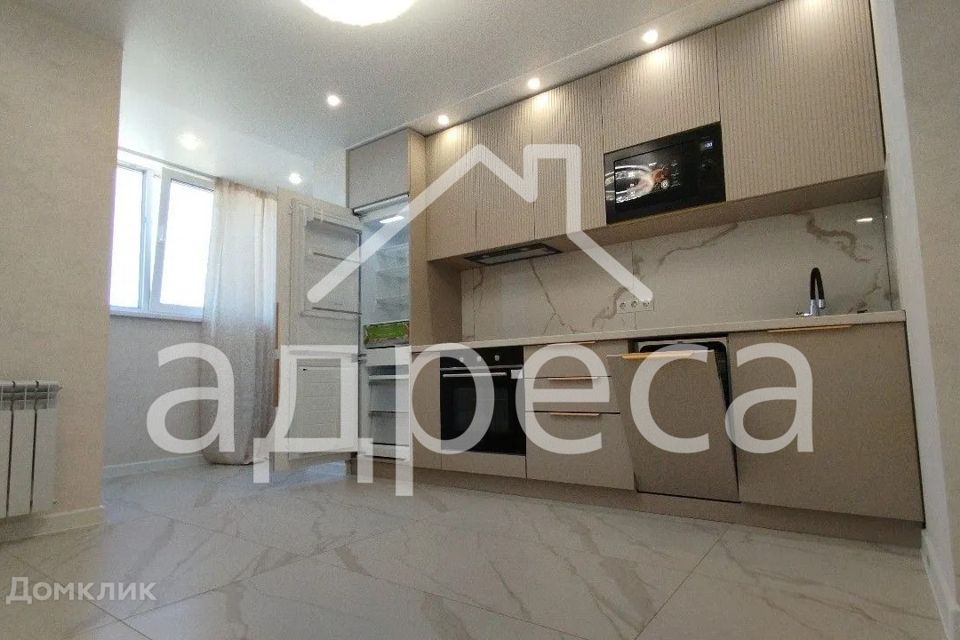 Продаётся 1-комнатная квартира, 42 м²