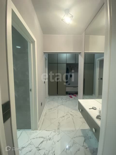 Продаётся 1-комнатная квартира, 49 м²