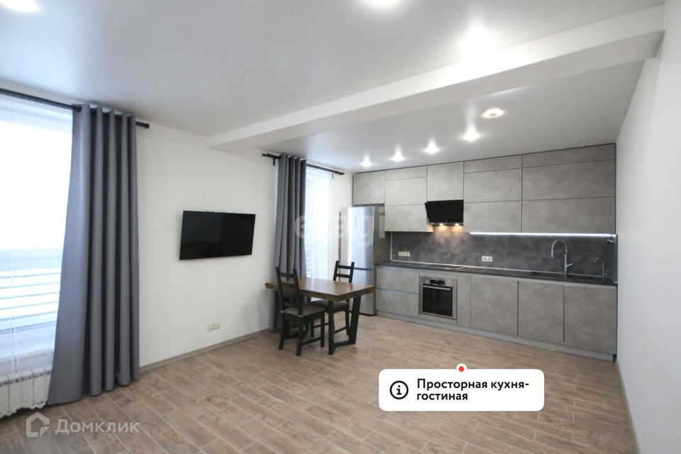 Продаётся 4-комнатная квартира, 82 м²