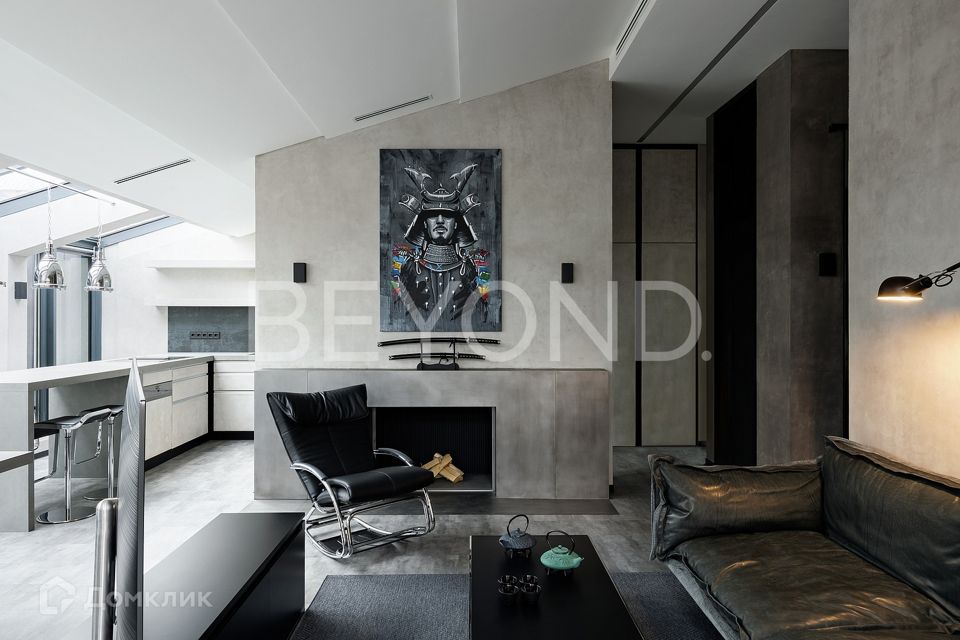 Продаётся 4-комнатная квартира, 135 м²