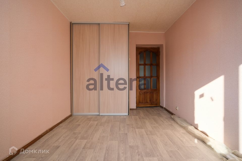 Продаётся 4-комнатная квартира, 75.4 м²