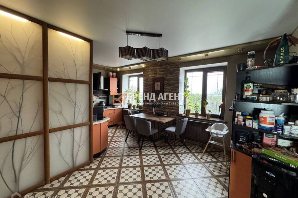 Продаётся 3-комнатная квартира, 98 м²