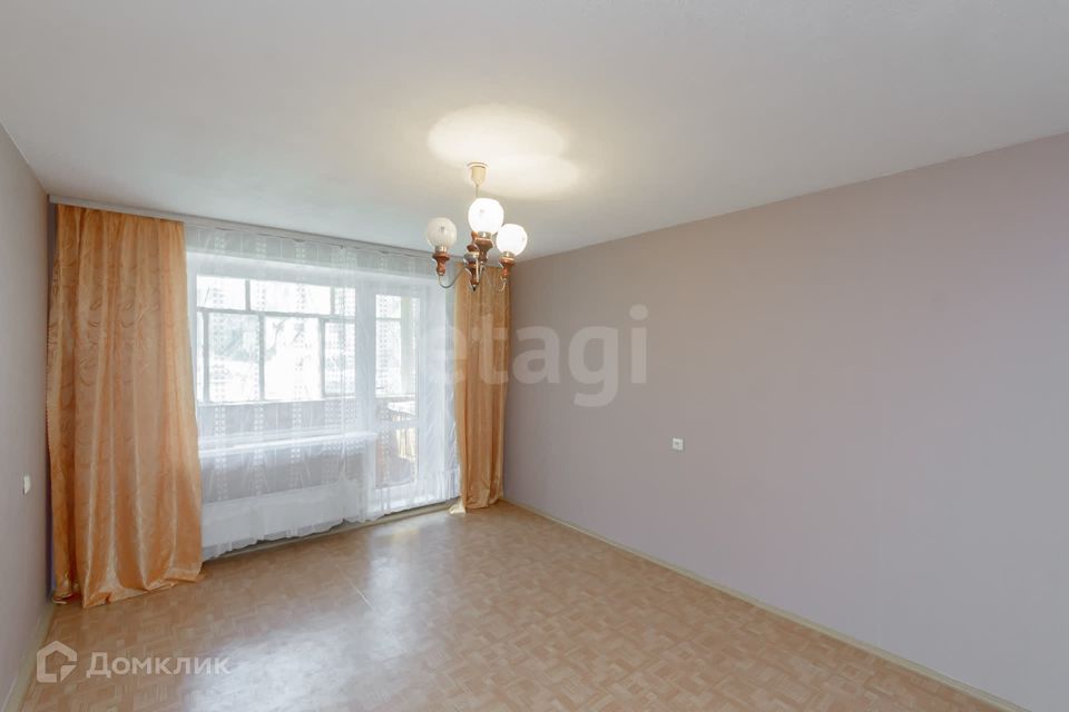 Продаётся 1-комнатная квартира, 42 м²