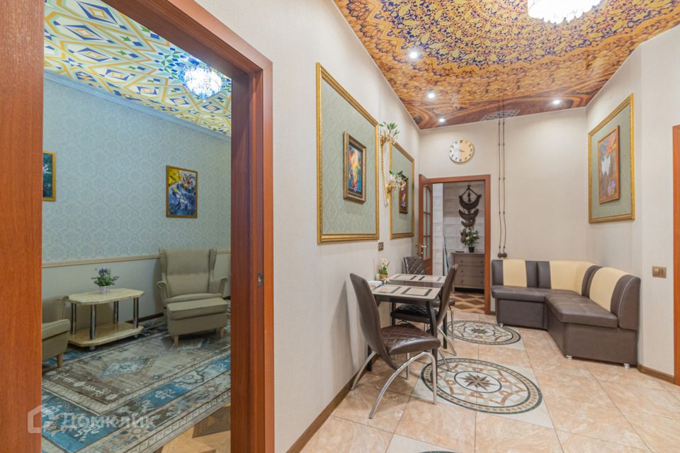 Продаётся 4-комнатная квартира, 127.7 м²