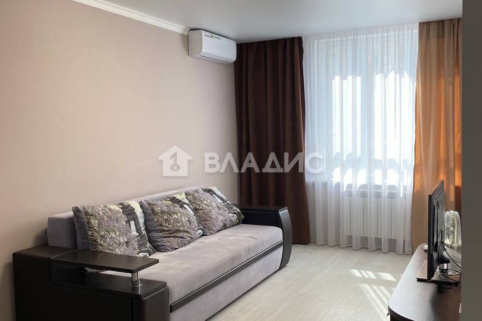 Продаётся 1-комнатная квартира, 53.8 м²