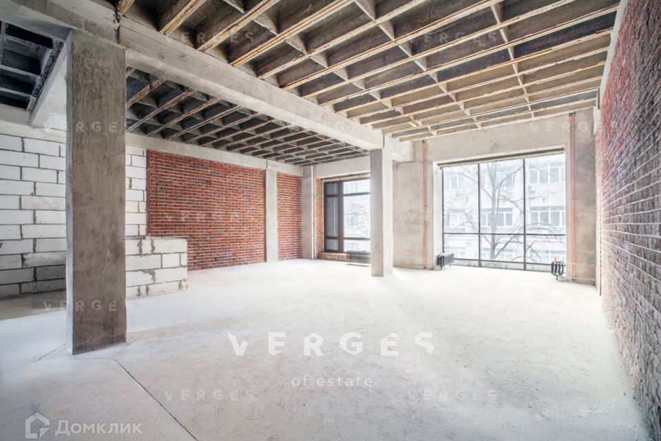 Продаётся 3-комнатная квартира, 112.7 м²